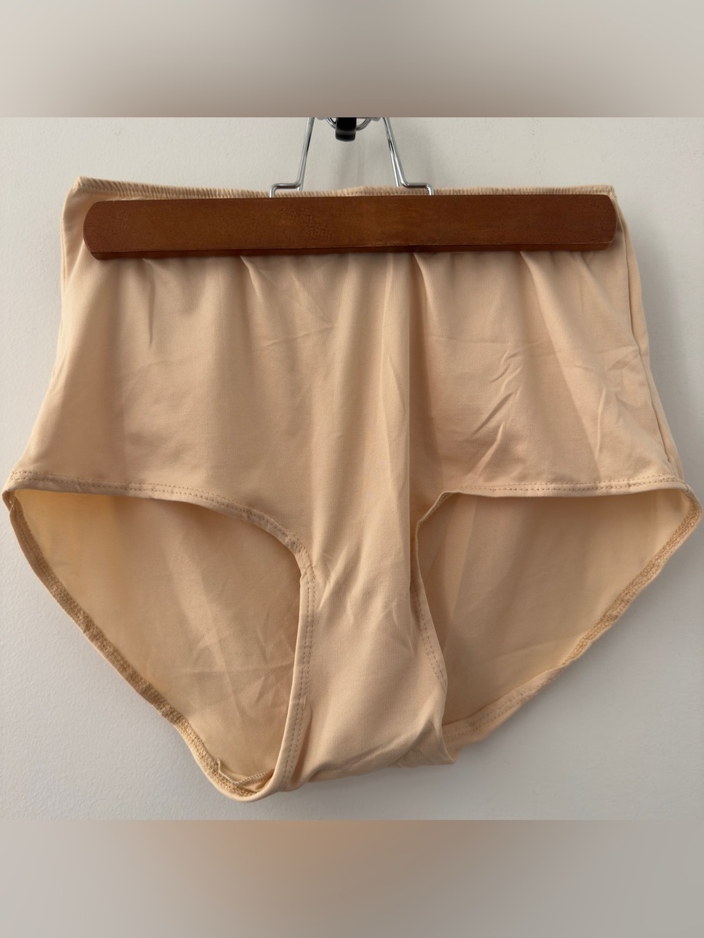 Lioness Boyshort Shapewear Slip Undergarment Size Medium M Festival Nude Beige